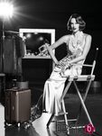 Alessandra Ambrosio posando para la campaña de Rimowa