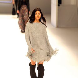Poncho de lana con flecos de la colección otoño/invierno 2015 de Mango 