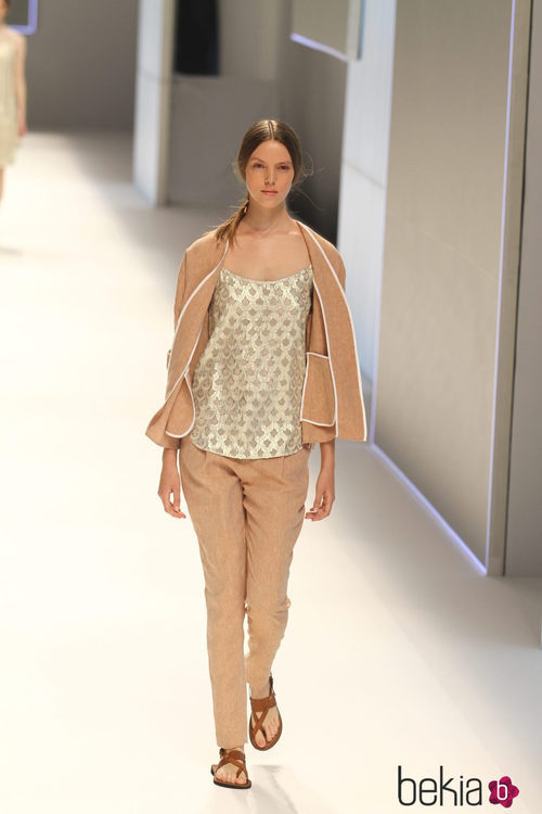 Traje de chaqueta y pantalón de la colección primavera/verano 2015 de Sita Murt