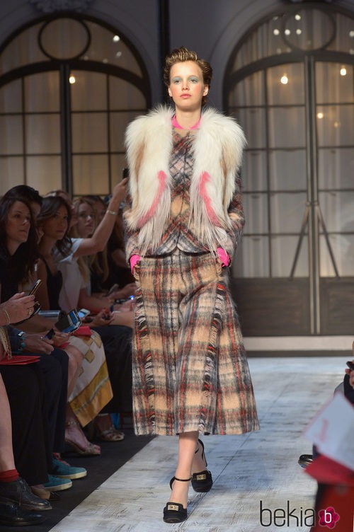 Conjunto tartán de la colección de Alta Costura otoño/invierno 2015/2016 de Schiaparelli