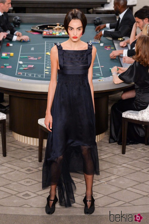 Vestido azul noche de la colección de Alta Costura otoño/invierno 2015/2016 de Chanel