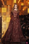 Vestido burdeos de la colección de Alta Costura otoño/invierno 2015/2016 de Elie Saab