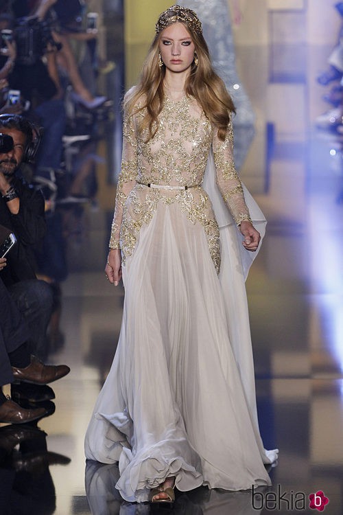 Vestido marfil de la colección de Alta Costura otoño/invierno 2015/2016 de Elie Saab