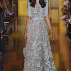 Vestido gris perla de la colección de Alta Costura otoño/invierno 2015/2016 de Elie Saab