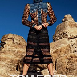 Ondria Hardin con una chaqueta vaquera animal print de la colección otoño/invierno 2015/2016 de Tom Ford