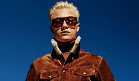 Lucky Blue con chaqueta de piel de la colección otoño/invierno 2015/2016 de Tom Ford