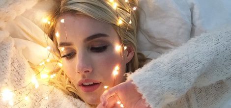 Emma Roberts posando para la campaña otoño/invierno 2015/2016 de Aerie