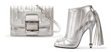 Zapato y bolso plateado de la colección primavera/verano 2016 de Roger Vivier
