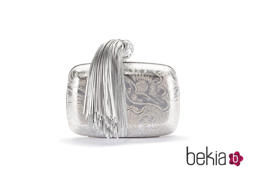 Clutch plateado de la colección primavera/verano 2016 de Roger Vivier