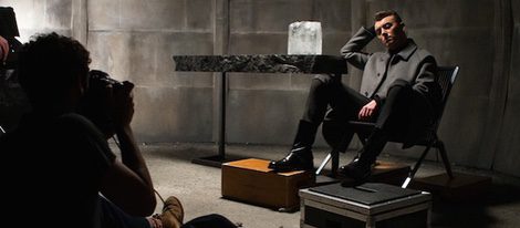 Sam Smith posando para la campaña otoño/invierno 2015/2016 de Balenciaga