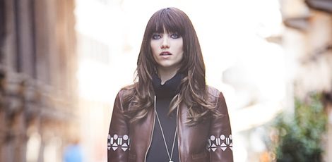 Gracia Hartzel posando como imagen de la colección otoño/invierno 2015/2016 de Tod's