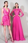Dos modelos de vestidos rosas de la Colección Resort 2016 de Zuhair Murad