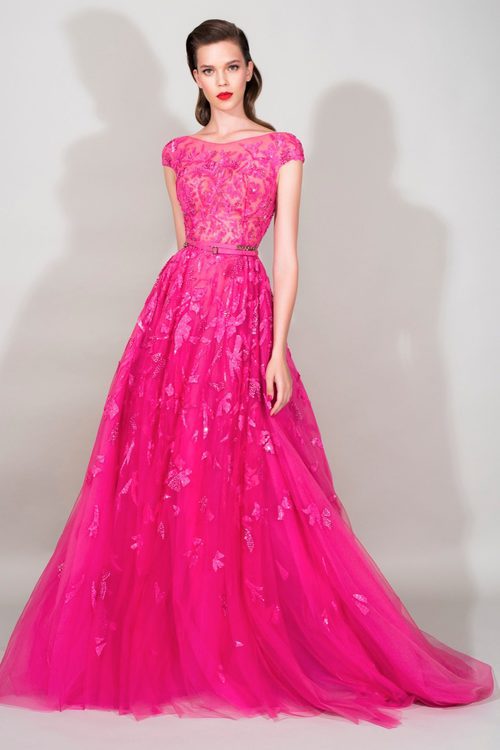 Vestido largo rosa con pedrería de la Colección Resort 2016 de Zuhair Murad