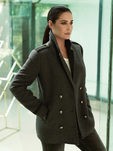 Vicky Martin Berrocal con un chaquetón de la temporada otoño 2015 de Violeta by Mango