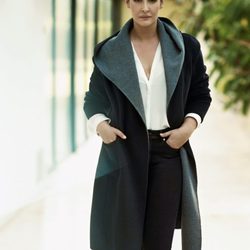 Vicky Martin Berrocal con un maxi abrigo de la temporada otoño 2015 de Violeta by Mango