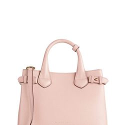 Bolso banner rosa palo de la colección otoño/invierno 2015/2016 de Burberry