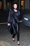 Kendall Jenner con un túnica de la colección 'Studio' otoño/invierno 2015/2016 de H&M