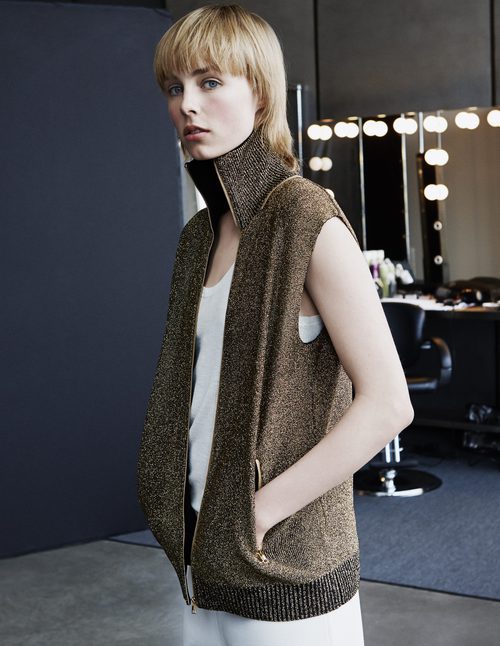 Edie Campbell con un chaleco de la colección 'Studio' otoño/invierno 2015/2016 de H&M