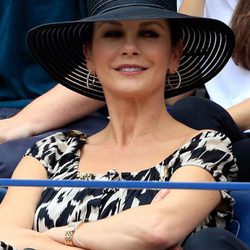 Catherine Zeta-Jones con una enorme pamela en el US Open de EE.UU.