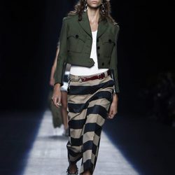 Pantalón de rayas colección primavera/verano 2016 de Alexander Wang en Nueva York Fashion Week