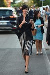 Paz Vega escoge una falda midi tableada de dos colores para el festival de Venecia 2015