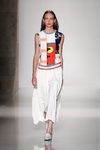 Vestido blanco estampado de la colección primavera/verano 2016 de Victoria Beckham en Nueva York Fashion Week