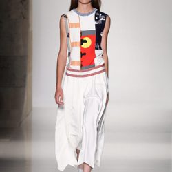 Vestido blanco estampado de la colección primavera/verano 2016 de Victoria Beckham en Nueva York Fashion Week