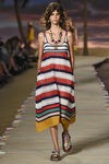 Vestido de rayas de la colección primavera/verano 2016 de Tommy HIlfiger en la New York Fashion Week
