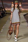 Vestido de rayas de la colección de primavera/verano 2016 de Tommy Hilfiger en Nueva York Fashion Week