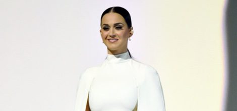 Katy Perry con un vestido de Alta Costura de Valentino en los Grammy 2015