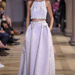 Traje de camisa y falda larga de la colección de primavera/verano 2016 del desfile de Carolina Herrera en la Nueva York Fashion Week