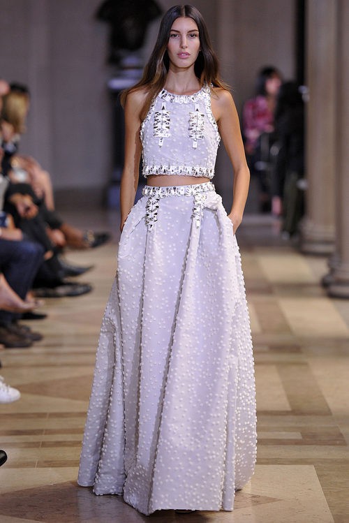 Traje de camisa y falda larga de la colección de primavera/verano 2016 del desfile de Carolina Herrera en la Nueva York Fashion Week