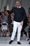 Petter Copping presentando la nueva colección primavera/verano 2016 de Oscar de la Renta en la New York Fashion Week