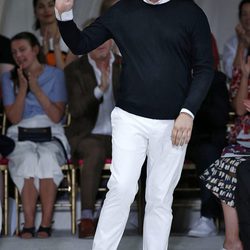 Petter Copping presentando la nueva colección primavera/verano 2016 de Oscar de la Renta en la New York Fashion Week