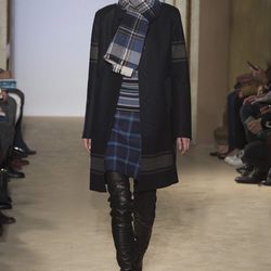 Falda de cuadros con bufanda de cuadros de la colección otoño/invierno 2015/2016 de Fay