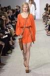 Vestido naranja de la colección de primavera/verano 2016 de Michael Kors en Nueva York Fashion Week