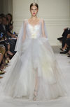 Vestido blanco largo de la colección de primavera/verano 2016 de Marchesa en Nueva York Fashion Week