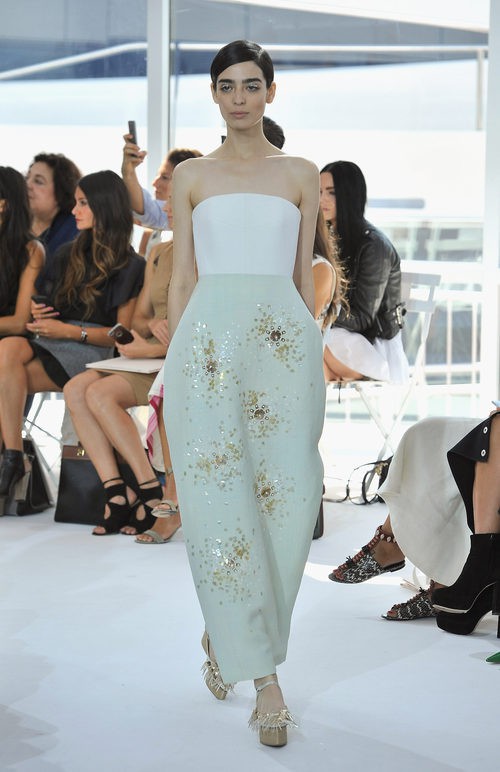 Vestido verde palabra de honor de la colección de primavera/verano 2016 de Jesus del Pozo en Nueva York Fashion Week