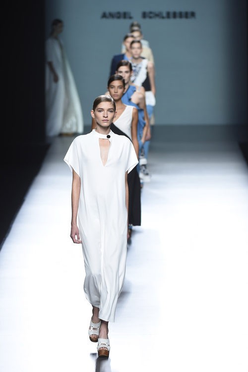 Carrusel de Ángel Schlesser para primavera/verano 2015 en Madrid Fashion Week