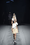 Carrusel del desfile de Amaya Arzuaga para primavera/verano 2015 en Madrid Fashion Week
