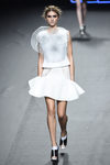 Vestido con superposiciones de Amaya Arzuaga para primavera/verano 2015 en Madrid Fashion Week
