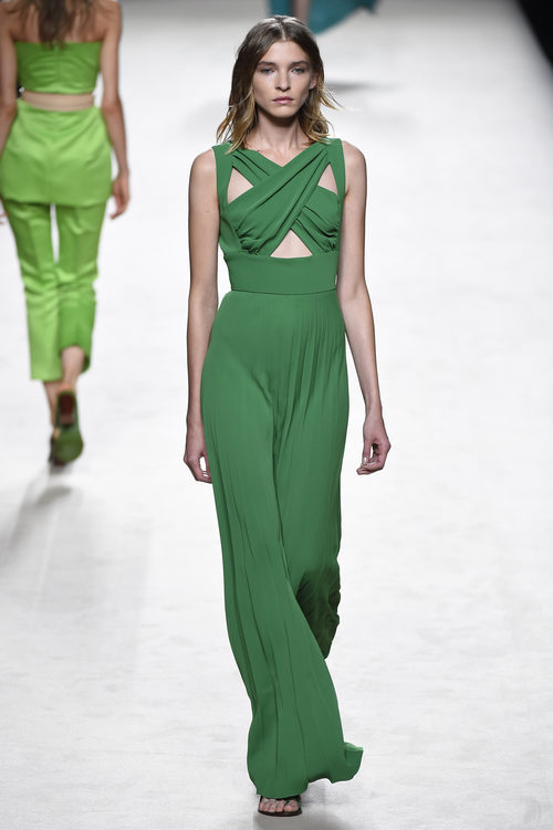 Conjunto verde de Juanjo Oliva para primavera/verano 2015 en Madrid Fashion Week