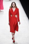 Vestido rojo de Juanjo Oliva para primavera/verano 2015 en Madrid Fashion Week
