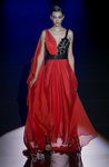 Vestido rojo de Hannibal Laguna para primavera/verano 2016 en Madrid Fashion Week