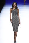 Vestido con escote asimétrico de primavera/verano 2016 de Roberto Torretta en Madrid Fashion Week