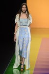 Vestido blanco y beige de la colección de primavera/verano 2016 de Ailanto en Madrid Fashion Week
