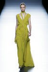 Vestido pistacho largo de la colección de primavera/verano 2016 de Teresa Helbig en Madrid Fashion Week