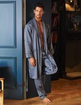 David Gandy con bata azulada de la colección especial de Autograph para Marks&Spencer