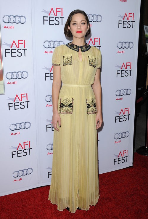 Marion Cotillard con vestido amarillo en los AFI AWARDS 2014