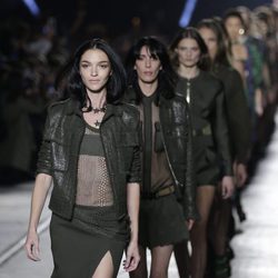 Carrusel de la colección de primavera/verano 2016 de Versace en Milan Fashion Week